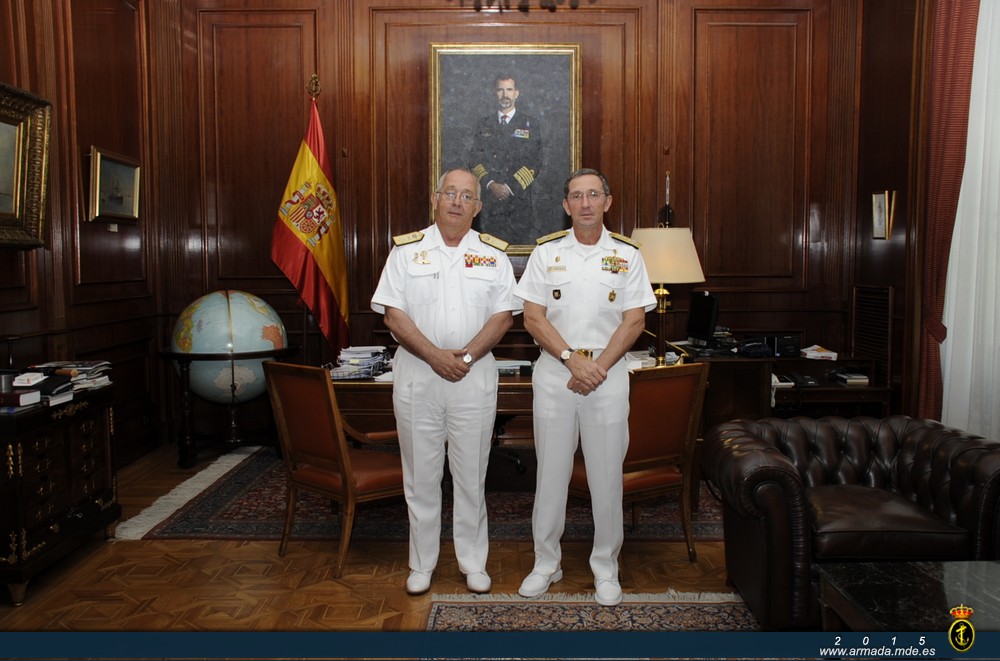 El Almirante Jefe de Estado Mayor de la Armada ha recibido hoy una visita oficial de su homólogo peruano